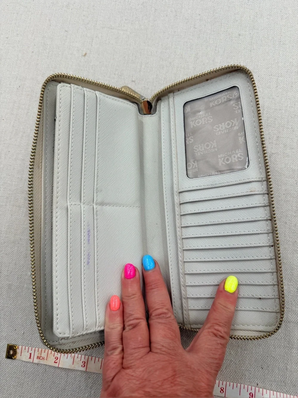 Michael Kors signature mk